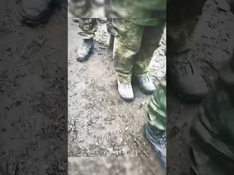 Warum wählen russische Soldaten Turnschuhe statt Militärstiefel? #Krieg #Armee #Militär