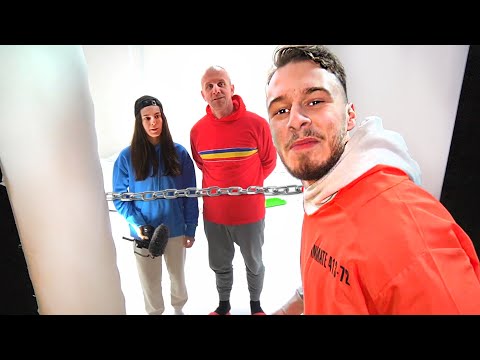 Familia Mea Stă 50 ORE Într-o Carceră Reală !