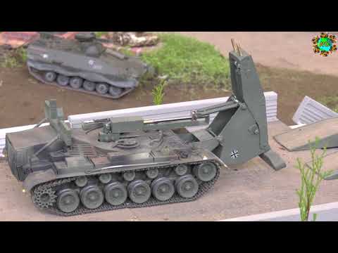 Stunning RC Bridge Tank and military vehicles show!