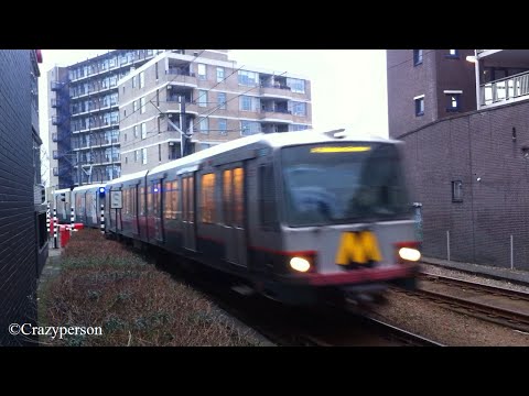RET Metro type SG2 aankomst Ambachtsland Rotterdam richting Schiedam Centrum