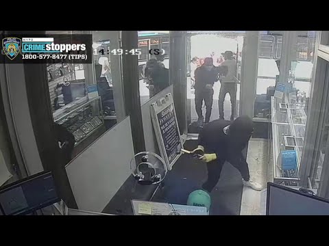 NYPD Seeking Suspects In Two–Million Dollar Jewelry Theft