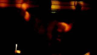 MONSTER BAILANDO EN EL DESVAN