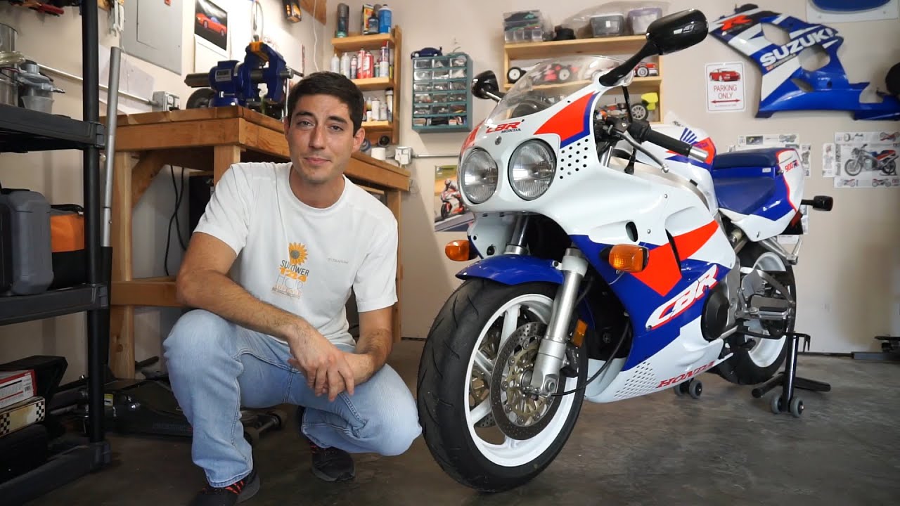 Used Bike Reviews - 1993 Honda CBR900RR SC28 (1992-1994 Fireblade)