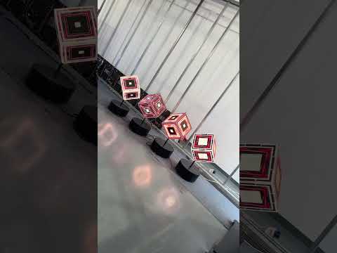 亮眼广告，尽在P2.5 LED展示箱！✨