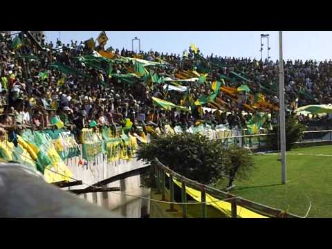 "Aldosivi - Gimnasia (LP) 04-02-2012 (01)" Barra: La Pesada del Puerto &bull; Club: Aldosivi