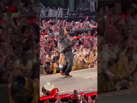 Jay Z surprises fans in Paris at Beyoncé’s Cowboy Carter show!