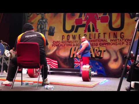 Benedikt Magnusson deadlifting at the 2013 CAPO Nationals