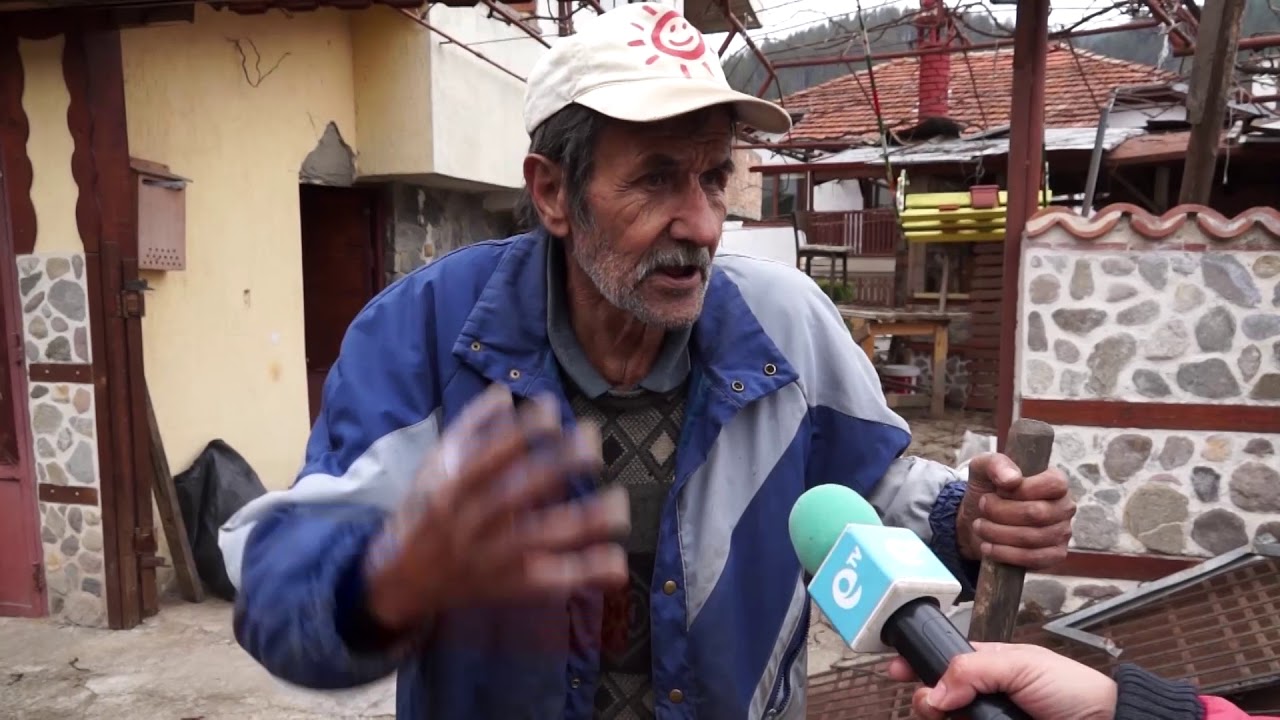 Райковец спря със заплаха валяците. Получи ли асфалт до дома си?