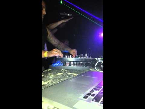 Drumcomplex starts his set at club corvinteto in Boedapest At MUTE