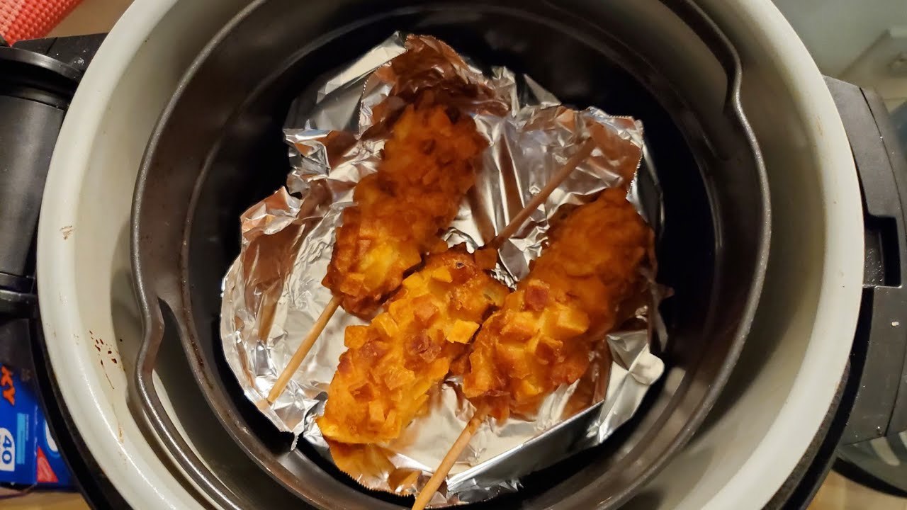 Pulmuone - Potato 🥔 and Mozzarella 🧀 Corn Dog 🐕 [통모 짜 감자 핫도그]