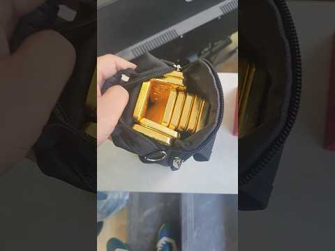Such a small bag can hold 10kg of gold bars #goldaccessories #goldworks #goldmaker #gold #goldtools