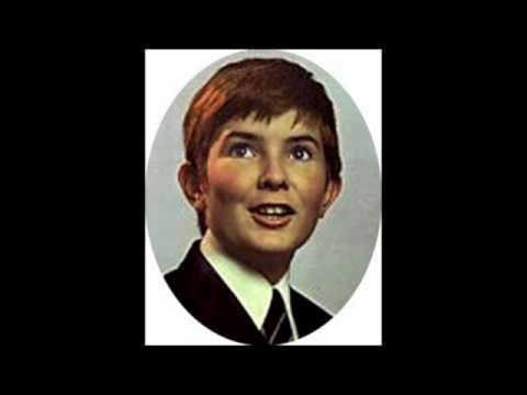 The Great Radu Marian, at Age 7, sings 'Der Hölle Rache' (French)