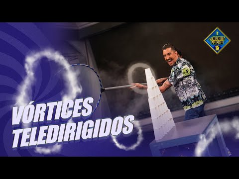 ¡INCREÍBLE! Derrumbando pirámides con humo - Ciencia - El Hormiguero