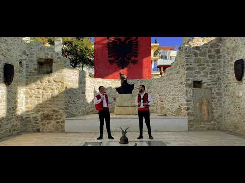 Shkumbin Sadiki ft. Xhejms Prenga -  Me flamurin Kuq e Zi (Official Video 4K)