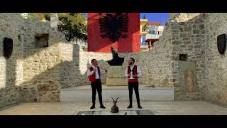 Shkumbin Sadiki & Xhejms Prenga - Me Falmurin Kuq E Zi