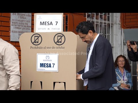 Colombia presidential candidates vote in runoff election