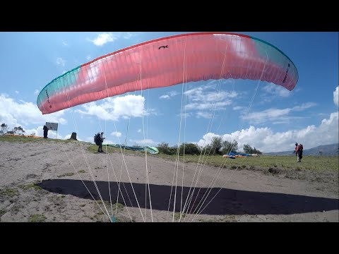 Parapente en los Andes. (Chimborazo - Ecuador)