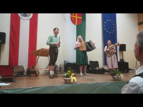 Im Wald draußt is schön - Geschwister Scharf