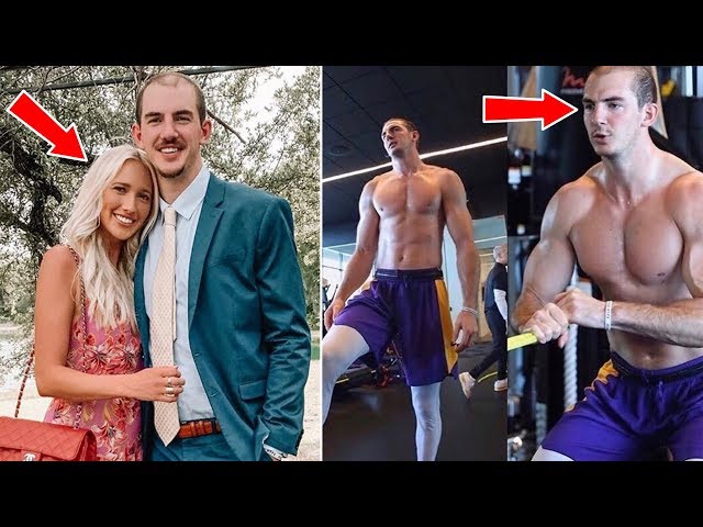 Video Pronunciation of Alex Caruso in English