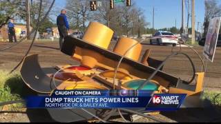 Dump truck takes out traffic lights