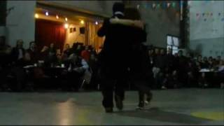 Video thumbnail for FERNANDO GALERA Y VILMA VEGA EN LA MILONGA DEL MORÁN (JULIO 2010) 3/4
