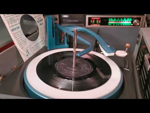 A Woman Needs Love ~ Vince Hill ~ 1967 Columbia 45rpm 7" SIngle ~ Bush SRP31D Record Player