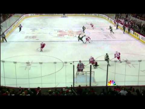 Jiri Hudler and Martin Havlat collide [HD]