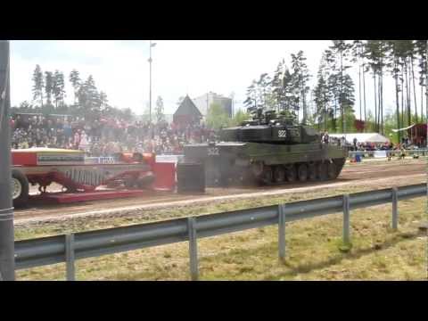 Tractor (tank) pulling