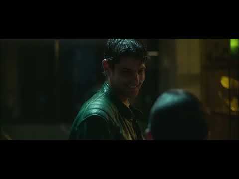 Mala influencia / Kiss Scene - Eros & Reese