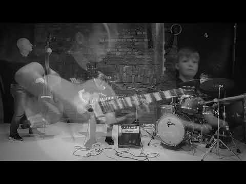 The Bromberger Trio - Barney Kessel cover of 'On Green Dolphin Street' (excerpt)