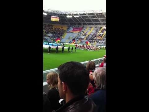 Fußball Länderspiel der Frauen in Dresden