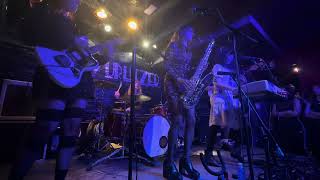 I'm a Man Too - Death Valley Girls (live)