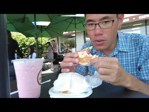 New Yorker Eats New York Style Bagel at the Beverly Hills Bagel Co in Los Angeles
