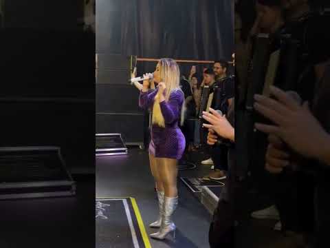 Yara Tchê cantando Não Sou Dessas em Luzilândia-PI | Central dos Desejeiros