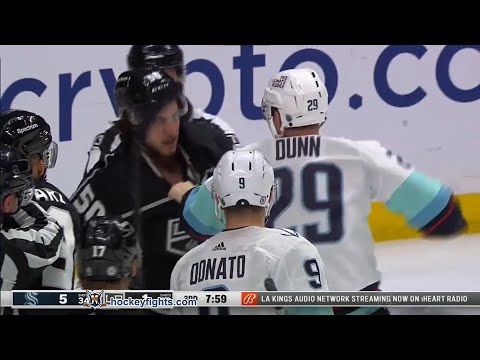 Vince Dunn vs Sean Durzi Mar 28, 2022