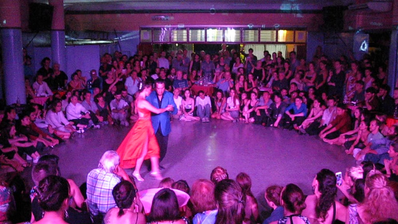 MARIANO "CHICHO" FRUMBOLI y JUANA SEPULVEDA en Viva La Pepa! Milonga (2/6)