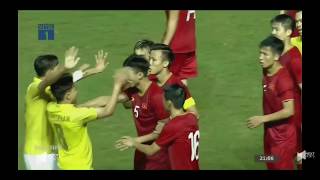 Cú Vả Phi Thể Thao Của Cầu Thủ Thái Với Đoàn Văn Hậu Tại Giải King's Cup 2019