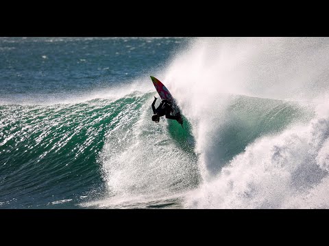 Erin Brooks | Surfs @ SUPERTUBES, Jeffreys Bay, South Africa #jbayopen#jbay#pointbreak#surfing#surf