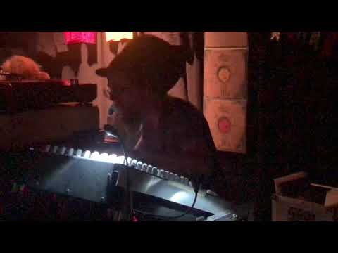 Lion’s Den Soundsystem - Calling & dub (j.lalibela) @