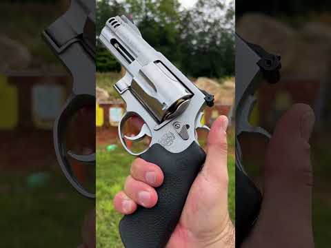 Smith \u0026 Wesson 500 Magnum Powerhouse Revolver Review! (HD)