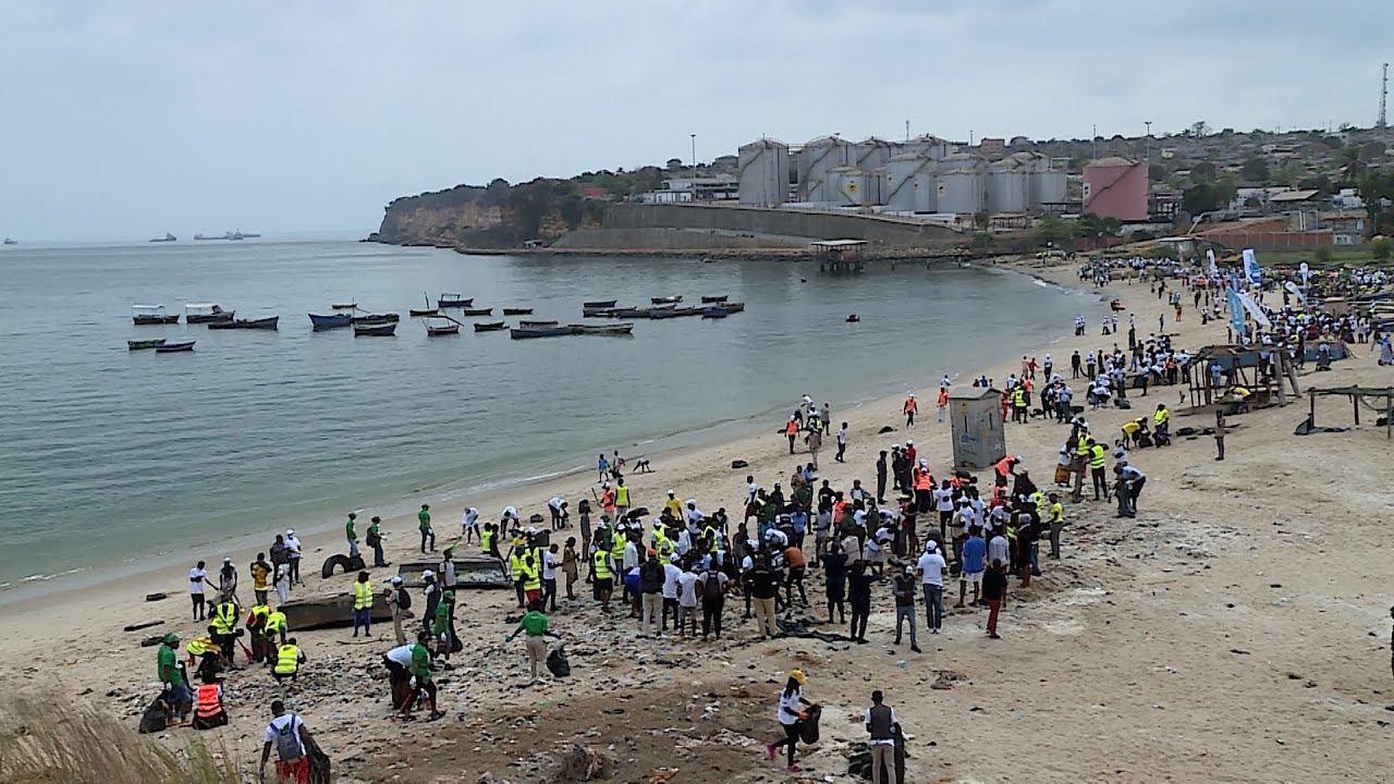 Luanda mobiliza mais de seis mil pessoas para limpeza de praias