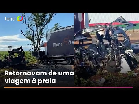 Seis pessoas da mesma família morrem em acidente entre carro e caminhão no Paraná