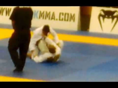 EUROPEAN OPEN BJJ 2013 - Semi Final BROWN BELT - Light Fearther