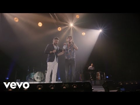 Manuel Carrasco - Menos Mal (En Directo Sevilla 2016) ft. Miguel Poveda