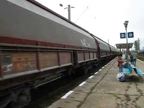 EA570 with freight train