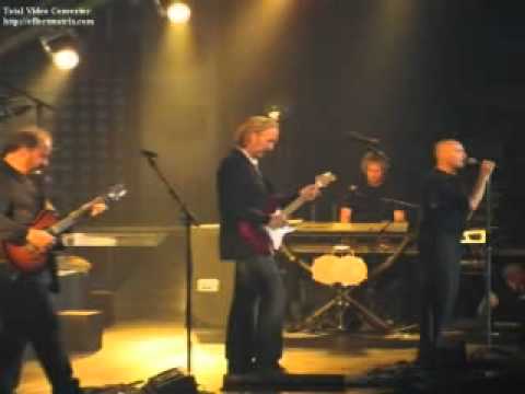 MAMA WE WILL ROCK YOU - GENESIS QUEEN