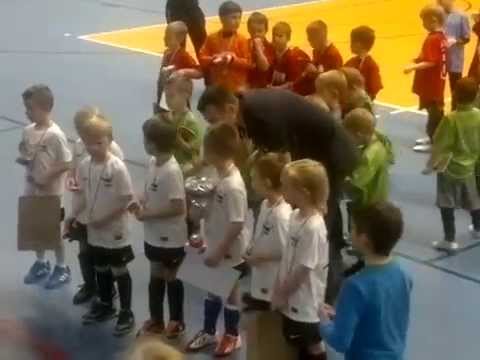 Akademia Piłkarska Brzesko - Turniej "Dragon Cup" - I miejsce - rozdanie nagród