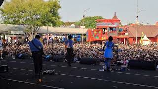 Download lagu Hindia - Berdansalah, Karir Ini Tak ada Artinya (Backstage Cam) Live at Pestapora 2024 mp3