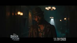 Anuncio: 'Tres dólares'