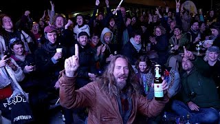 Las calles de Budapest celebran la mayoría absoluta de Magyar con Tisza